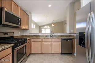 364 S Bermuda Dr, Gilbert, AZ 85296 - Photo 2
