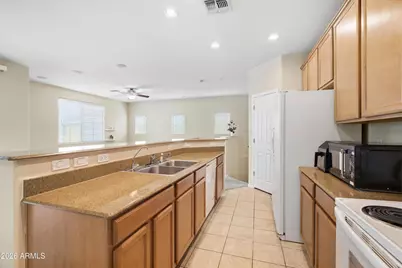 2909 E Dunbar Drive E, Phoenix, AZ 85042 - Photo 14