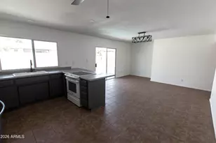 3154 W Lisbon Ln, Phoenix, AZ 85053 - Photo 8