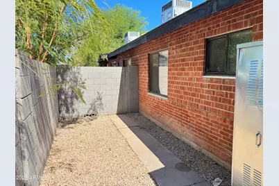 319 W Highland Avenue #Apt 3, Phoenix, AZ 85013 - Photo 12
