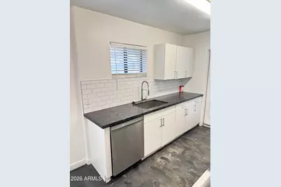 319 W Highland Avenue #Apt 3, Phoenix, AZ 85013 - Photo 4