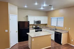 2432 E Palm Beach Dr, Chandler, AZ 85249 - Photo 6