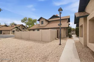 8024 N 48th Ln, Glendale, AZ 85302 - Photo 2