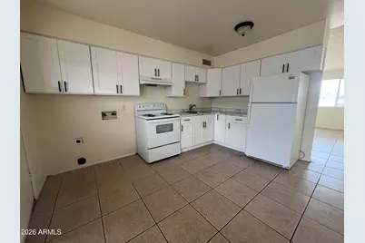 8321 N 61st Avenue #2, Glendale, AZ 85302 - Photo 6