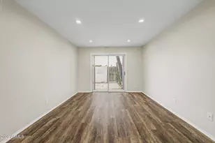 952 E Diamond Dr, Tempe, AZ 85283 - Photo 10