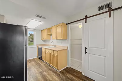 952 E Diamond Drive, Tempe, AZ 85283 - Photo 6