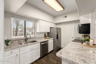 10401 N Saguaro Boulevard #323, Fountain Hills, AZ 85268 - Photo 4