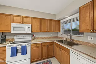 10521 W Kingswood Cir, Sun City, AZ 85351 - Photo 8