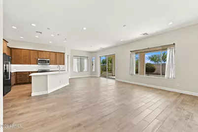 16837 W Almeria Road, Goodyear, AZ 85395 - Photo 10