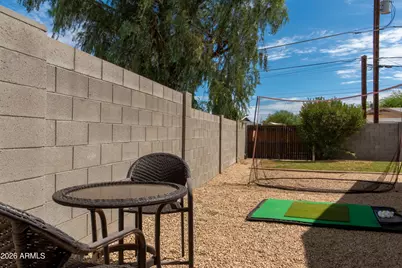 11221 N 31st Place, Phoenix, AZ 85028 - Photo 32