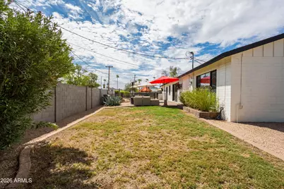 11221 N 31st Place, Phoenix, AZ 85028 - Photo 28
