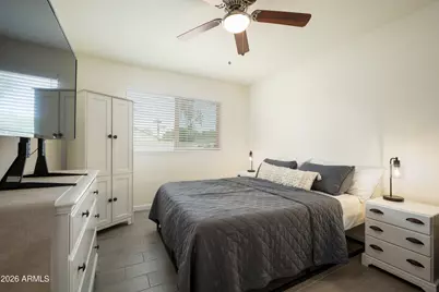 11221 N 31st Place, Phoenix, AZ 85028 - Photo 18