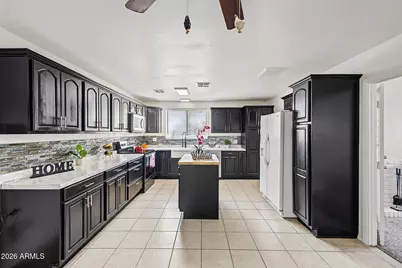 5501 N 62nd Drive, Glendale, AZ 85301 - Photo 8