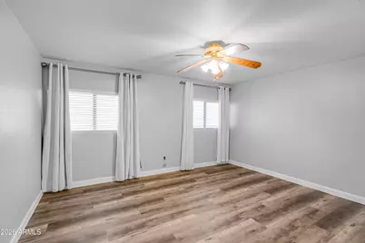 10610 W Country Club Trail, Peoria, AZ 85383 - Photo 14