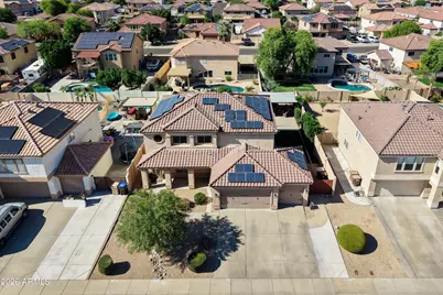 10610 W Country Club Trail, Peoria, AZ 85383 - Photo 20