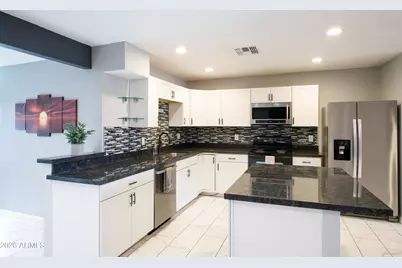 9826 N 37th Avenue, Phoenix, AZ 85051 - Photo 8