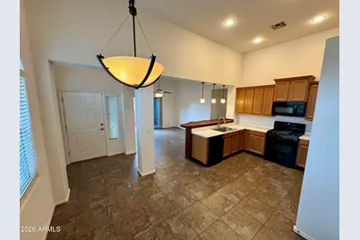 3921 E Sophie Lane, Phoenix, AZ 85042 - Photo 6