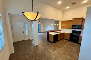 3921 E Sophie Ln, Phoenix, AZ 85042 - Photo 6