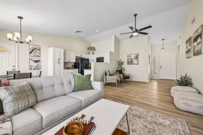6893 S Lake Forest Court, Chandler, AZ 85249 - Photo 2
