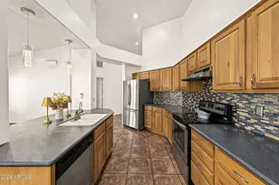 19812 N 91st Ln, Peoria, AZ 85382 - Photo 10
