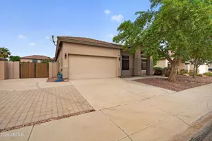 43292 W Oakland Ct, Maricopa, AZ 85138 - Photo 2