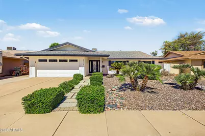 8714 E Clarendon Avenue, Scottsdale, AZ 85251 - Photo 2