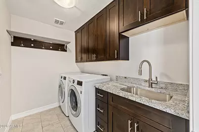 8714 E Clarendon Avenue, Scottsdale, AZ 85251 - Photo 28
