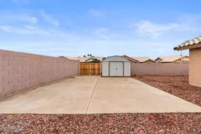17520 N 84th Lane, Peoria, AZ 85382 - Photo 8