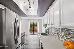 10437 North 11th St, Phoenix, AZ 85020 - Photo 10