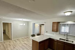 3410 E Shaw Butte Dr, Phoenix, AZ 85028 - Photo 6