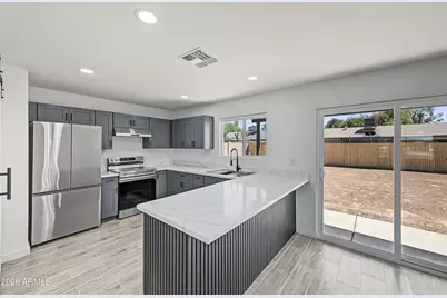 8847 W Weldon Avenue, Phoenix, AZ 85037 - Photo 12