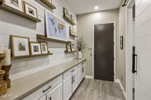 2933 E Daley Ln, Phoenix, AZ 85050 - Photo 16
