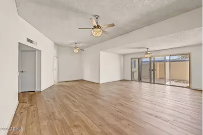 10031 W Hutton Drive, Sun City, AZ 85351 - Photo 6