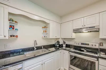4230 W Kaler Drive, Phoenix, AZ 85051 - Photo 12