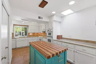 1915 E Linger Ln, Phoenix, AZ 85020 - Photo 10