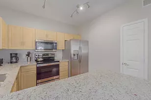 7401 W Arrowhead Clubhouse Dr, Glendale, AZ 85308 - Photo 12