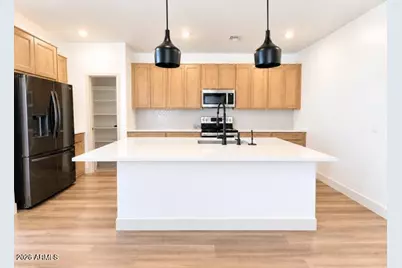 9986 W Monterey Way, Avondale, AZ 85392 - Photo 2