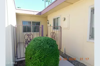 13702 N 98th Avenue #B, Sun City, AZ 85351 - Photo 2