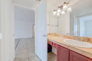 3825 E Camelback Rd, Phoenix, AZ 85018 - Photo 14