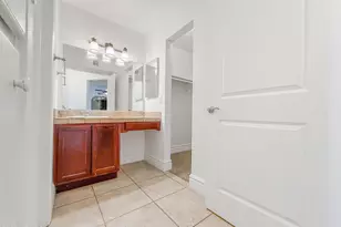 3825 E Camelback Rd, Phoenix, AZ 85018 - Photo 18