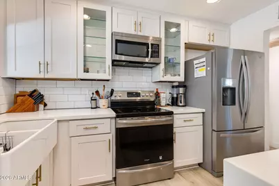 6137 N 16th Drive, Phoenix, AZ 85015 - Photo 10