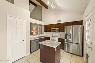 1912 E Velvet Dr, Tempe, AZ 85284 - Photo 6