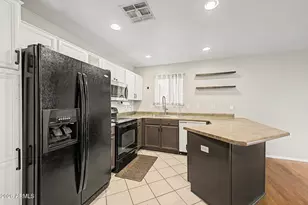 2920 E Eberle Ln, Phoenix, AZ 85032 - Photo 8