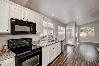 19113 N 75th Drive, Glendale, AZ 85308 - Photo 8