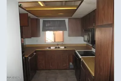 10828 N Biltmore Drive #102, Phoenix, AZ 85029 - Photo 6