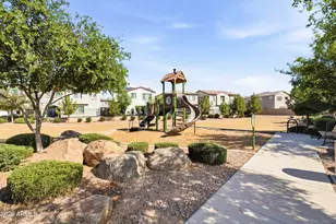 687 N Sparrow Ct, Gilbert, AZ 85234 - Photo 62