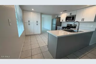 1627 W Villa Theresa Drive, Phoenix, AZ 85023 - Photo 4