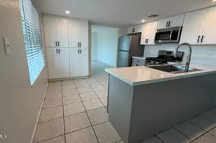 1627 W Villa Theresa Dr, Phoenix, AZ 85023 - Photo 4
