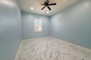 1083 E Holland Park Dr, Gilbert, AZ 85297 - Photo 4