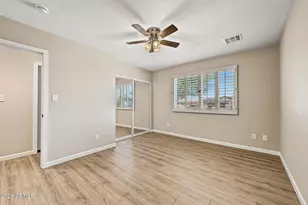 2301 E Laurel Ln, Phoenix, AZ 85028 - Photo 14